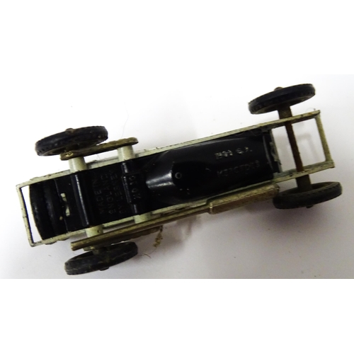 641 - Toys: A quantity of assorted die cast scale model vehicles to include Corgi, Matchbox, Solido, Dinky... 