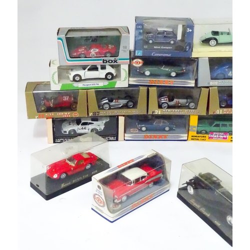 651 - Toys: A quantity of assorted boxed die cast scale model vehicles to include Matchbox Dinky Collectio... 