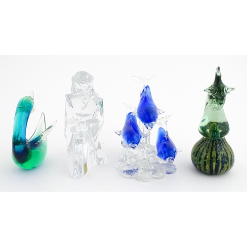 322 - Four assorted glass paperweights / models  to include a Mdina glass seahorse paperweight, unsigned, ... 
