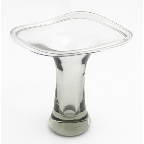 328 - Scandinavian Art Glass: A Vicke Lindstrand for Kosta Boda Gracil glass vase. Approx. 4