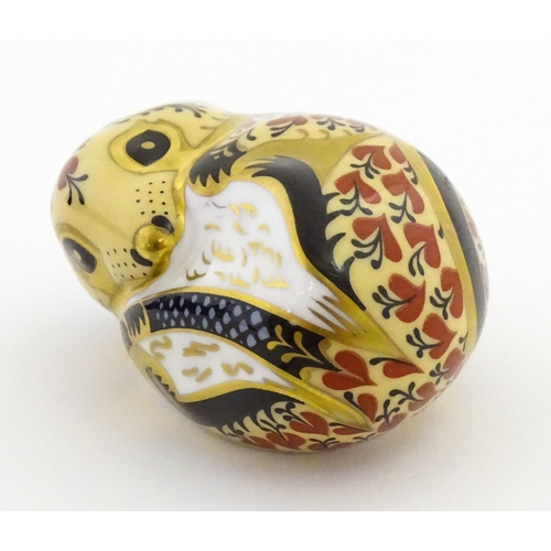 107 - A Royal Crown Derby model of a Dormouse. Marked under. Approx. 2 1/2