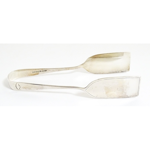 110 - A cased Wedgwood cake / sandwich service in the Melody pattern comprising serving plate, cake plates... 