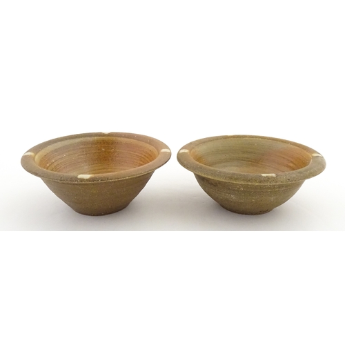 190 - A pair of Tim Hurn (b. 1964) studio pottery salt glazed bowls. With impressed maker's marks. Approx.... 