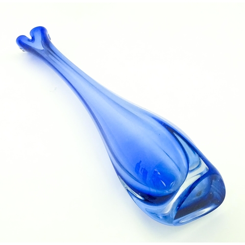 232 - A large blue glass vase of elongated swung form with flared rim. Possibly Murano. Approx. 26