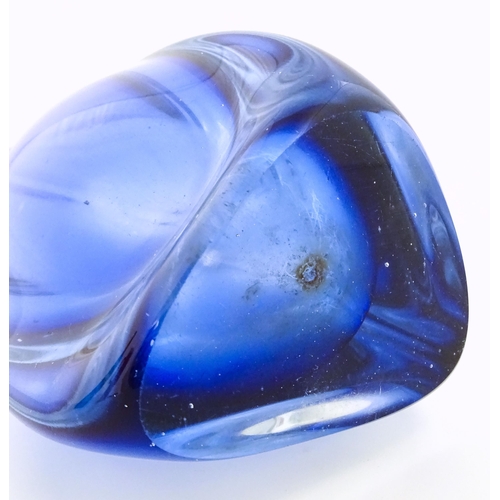 232 - A large blue glass vase of elongated swung form with flared rim. Possibly Murano. Approx. 26