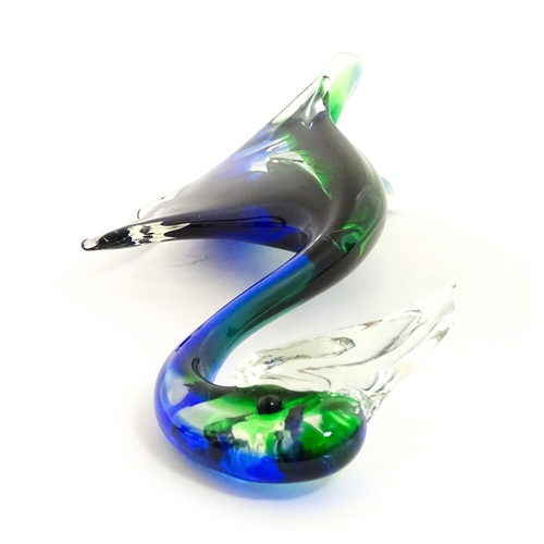 301 - A Murano style art glass bird sculpture with sommerso detail. Approx. 13 1/2