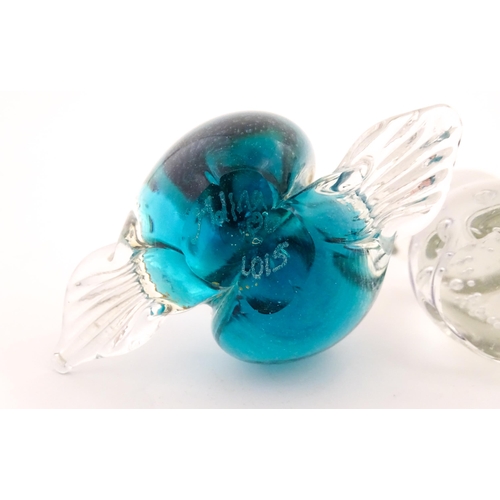 317 - A quantity of assorted studio / art glass to include Wedgwood paperweight of snail form, Mdina glass... 