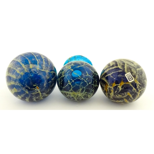 336 - Three Mdina glass vases to include a Roman pattern example. One signed Mdina under. Largest approx. ... 