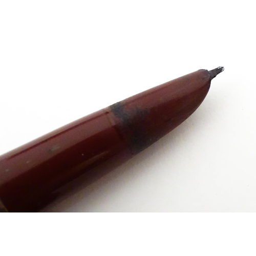 1139 - A cased Conway Stewart '107' set comprising fountain pen with 14k gold nib, and ballpoint pen. Toget... 