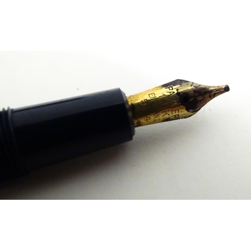 1139 - A cased Conway Stewart '107' set comprising fountain pen with 14k gold nib, and ballpoint pen. Toget... 