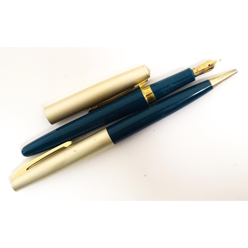 1139 - A cased Conway Stewart '107' set comprising fountain pen with 14k gold nib, and ballpoint pen. Toget... 