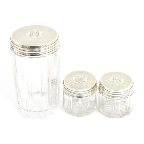 1142 - A Victorian brass bound walnut travelling vanity case / box with sprung section lower and to side, o... 