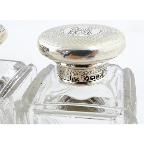 1142 - A Victorian brass bound walnut travelling vanity case / box with sprung section lower and to side, o... 