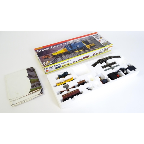 1312 - Toys - Model Train / Railway Interest : A boxed Hornby 00 gauge Gravel Tipper Freight Set, no. R1063