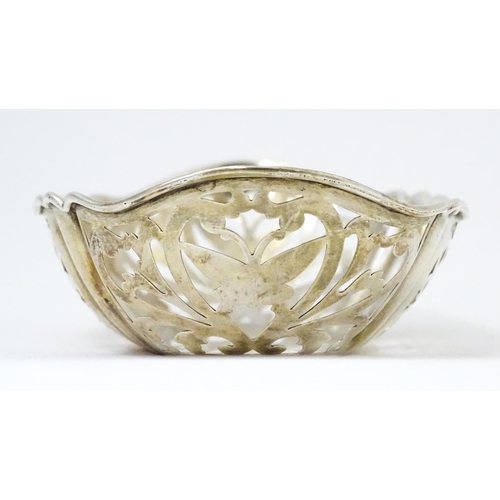 347 - A Silver bon bon dish with pierced decoration. Hallmarked Birmingham  1924, maker William Base & Son... 