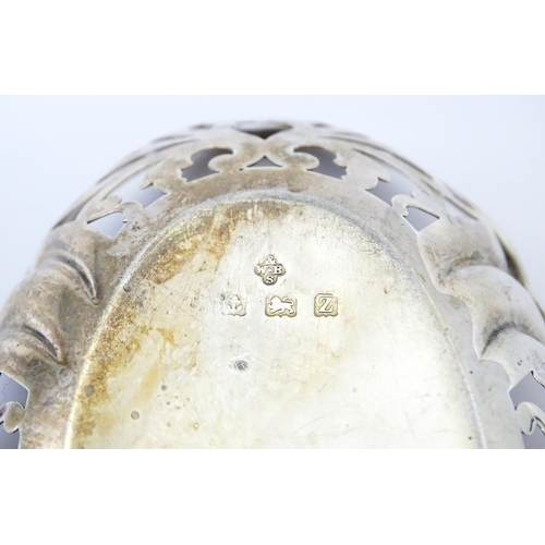 347 - A Silver bon bon dish with pierced decoration. Hallmarked Birmingham  1924, maker William Base & Son... 