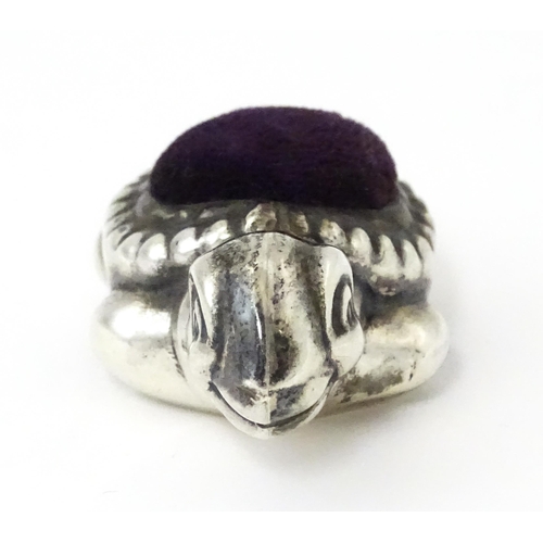 349 - A .925 silver novelty pin cushion of turtle / tortoise form. Approx. 1 3/4