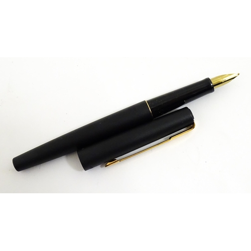 1140 - A Parker, France '75' fountain pen with 14k gold nib and 'IIIA' date mark (1992), together with a Pa... 