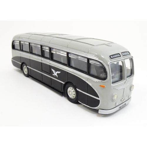 1299 - Toys: A quantity of boxed Corgi Toys die cast scale model buses / coaches comprising Corgi Classics ... 