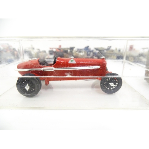 1302 - Toys: A quantity of assorted die cast scale model racing cars, makers to include Corgi Toys: Lotus-C... 