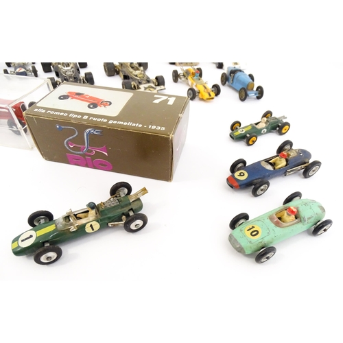 1302 - Toys: A quantity of assorted die cast scale model racing cars, makers to include Corgi Toys: Lotus-C... 