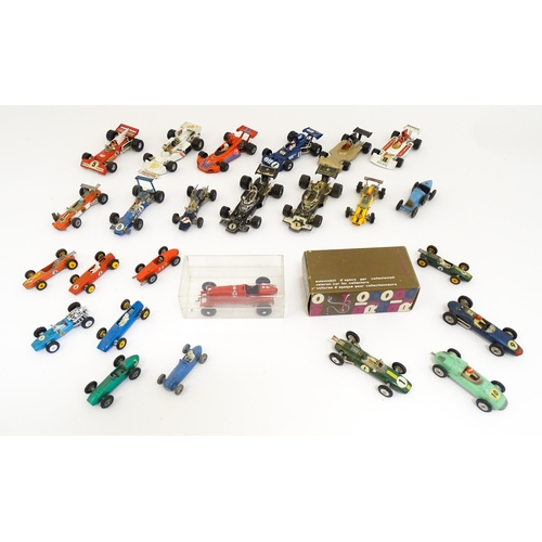 1302 - Toys: A quantity of assorted die cast scale model racing cars, makers to include Corgi Toys: Lotus-C... 