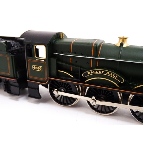 1307 - Toys - Model Train / Railway Interest : Three boxed Hornby 00 gauge locomotives comprising GWR King ... 