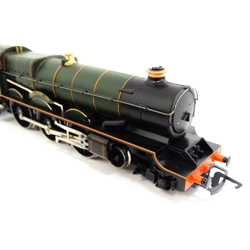 1307 - Toys - Model Train / Railway Interest : Three boxed Hornby 00 gauge locomotives comprising GWR King ... 