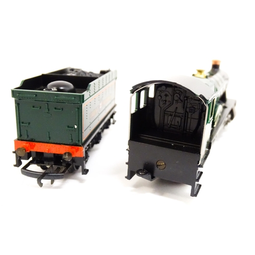 1307 - Toys - Model Train / Railway Interest : Three boxed Hornby 00 gauge locomotives comprising GWR King ... 