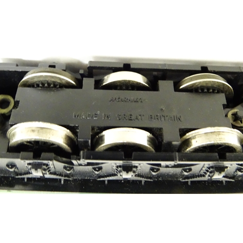 1308 - Toys - Model Train / Railway Interest : Three Hornby 00 gauge locomotives comprising Flying Scotsman... 