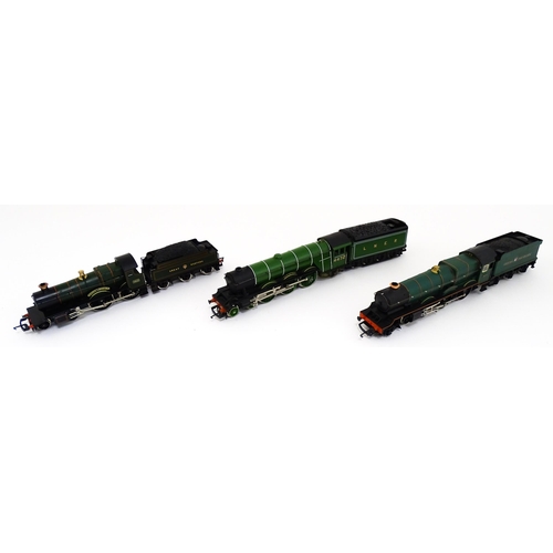 1308 - Toys - Model Train / Railway Interest : Three Hornby 00 gauge locomotives comprising Flying Scotsman... 