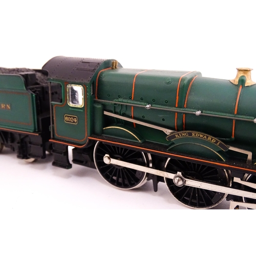 1308 - Toys - Model Train / Railway Interest : Three Hornby 00 gauge locomotives comprising Flying Scotsman... 