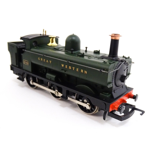 1311 - Toys - Model Train / Railway Interest : Three Hornby 00 gauge locomotives comprising GWR Kneller Hal... 
