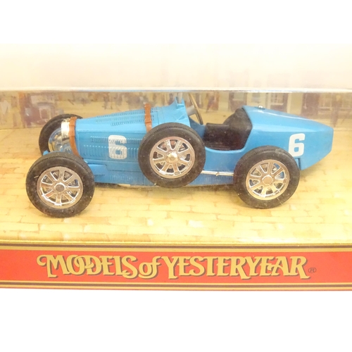 1304 - Toys: A quantity of die cast scale model Matchbox Models of Yesteryear vehicles comprising Y16 1960 ... 
