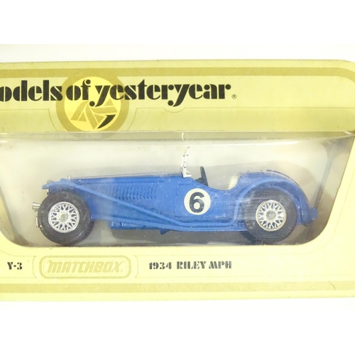 1304 - Toys: A quantity of die cast scale model Matchbox Models of Yesteryear vehicles comprising Y16 1960 ... 