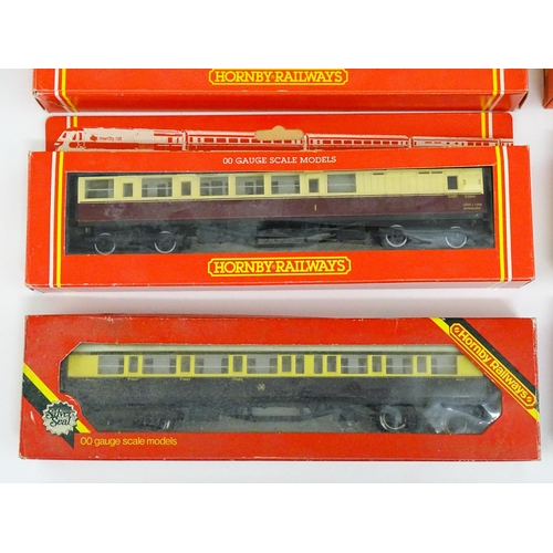 1310 - Toys - Model Train / Railway Interest : A quantity of Hornby 00 gauge coaches, to include Pullman Co... 