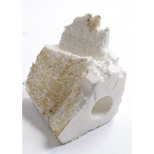 1319 - Toys - Model Train / Railway Interest : A quantity of assorted scale model railway / trackside scene... 