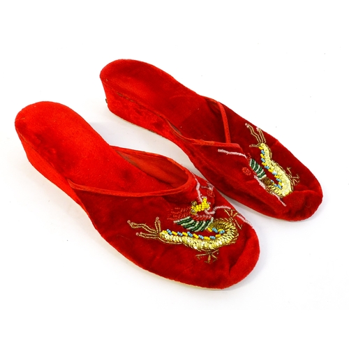 56 - Vintage fashion / clothing:  a red and gold Chinese Qipao style dress, chest approx. 36