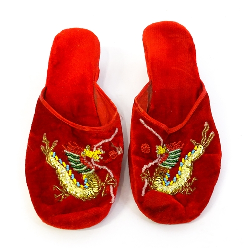 56 - Vintage fashion / clothing:  a red and gold Chinese Qipao style dress, chest approx. 36