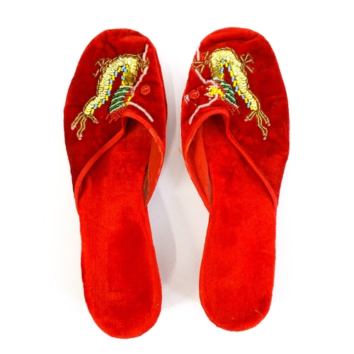 56 - Vintage fashion / clothing:  a red and gold Chinese Qipao style dress, chest approx. 36