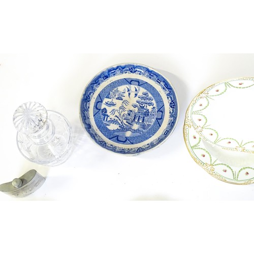 57 - A quantity of assorted ceramics to include a Chinese blue and white plate with prunus blossom decora... 