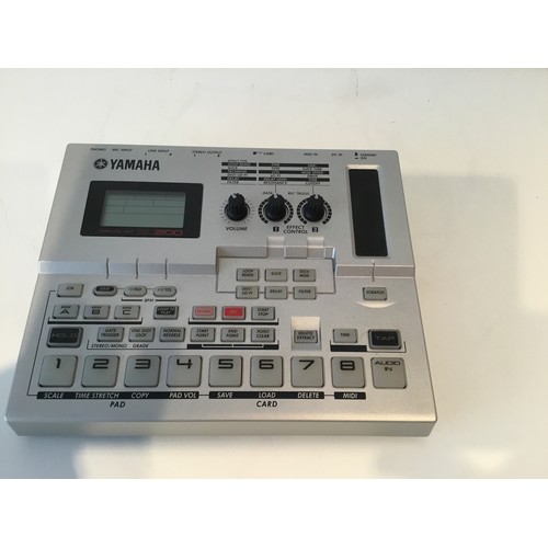 85 - Yamaha SU200 digital sampler/sequencer