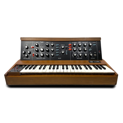 215 - 1971 R.A. Mini Moog Model D with serial number 1046, made in Trumansburg N.Y. Operating instructions... 