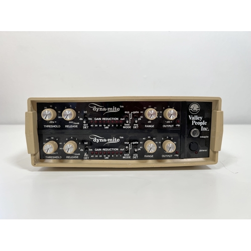 62 - Valley People Dyna-Mite Model 410-2 Dual-Channel Limiter / Expander / Gate 

OPERATIONAL STATUS: (B)... 