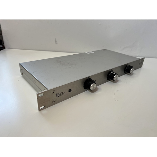 41 - Alpha Recording Model 3-Band Crossover. High quality Japanese audio gear.

OPERATIONAL STATUS: (C) T... 