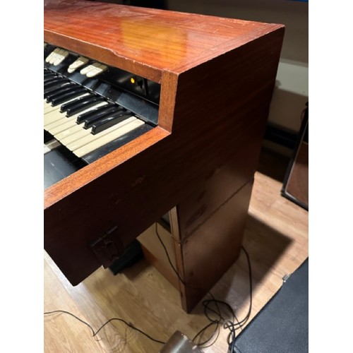 Hammond L102 Tonewheel Organ (Split): classic Hammond sound