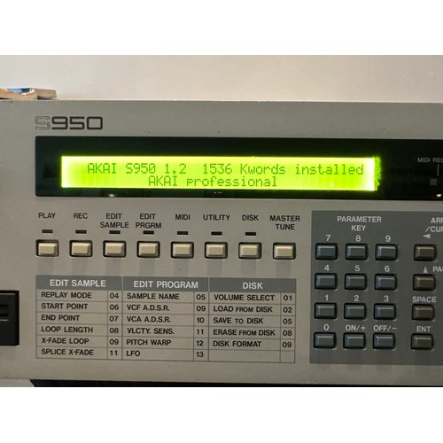 Akai Professional S950 Midi Digital Sampler. Maximum RAM. OS v1.2