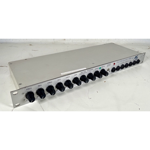 256 - Analogue Systems Filter Bank FB3.

1U rack‑mount filter module, containing three custom‑designed vol... 