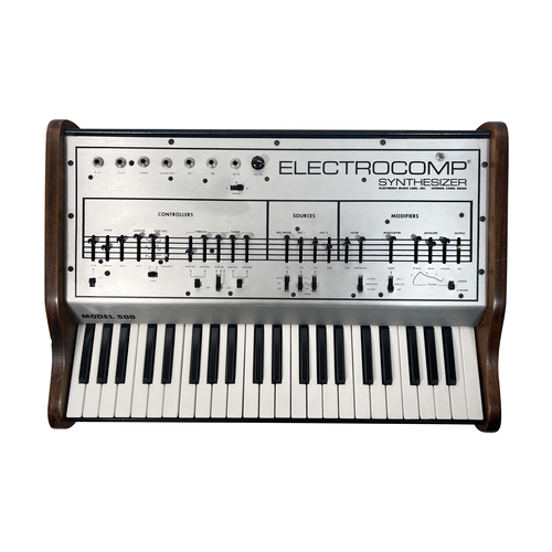 54 - EML Electrocomp Model 500.
Rare and sought after monosynth. Ued by Devo amongst others.

(A) Tested ... 