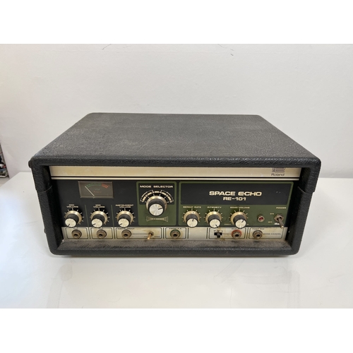 171 - Roland RE-101 Space Echo for spares or repair. Seems to be complete but is oxidised inside and gener... 